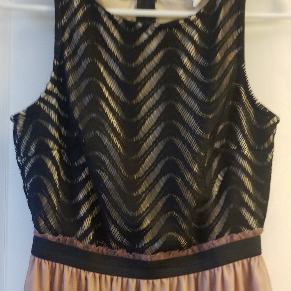 Dress - Picture 3 of 4